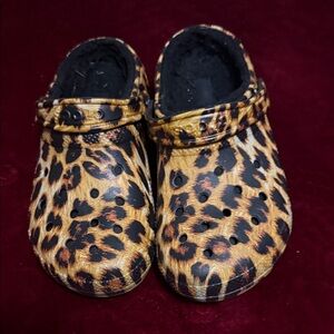 Crocs Leopard Print Lined Clogs